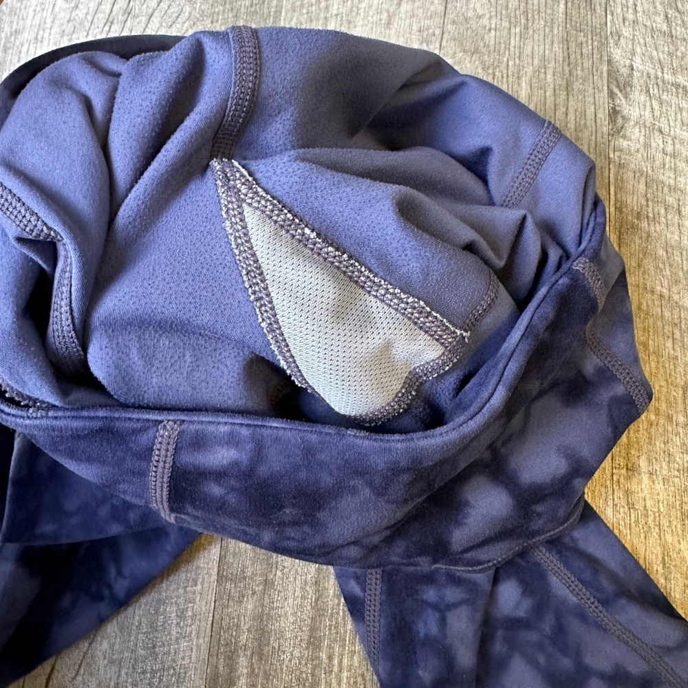 Athleta Tie-Dye Blue Legging 25” - XS - Picture 10 of 13